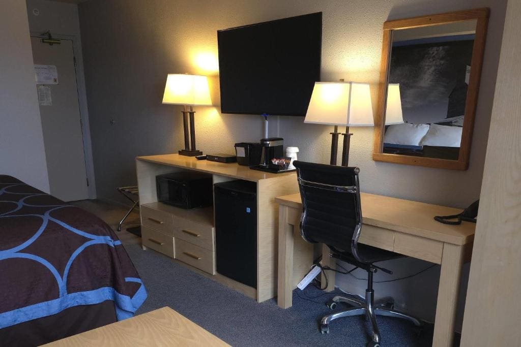 Business King Room - Non-Smoking room - Image 1