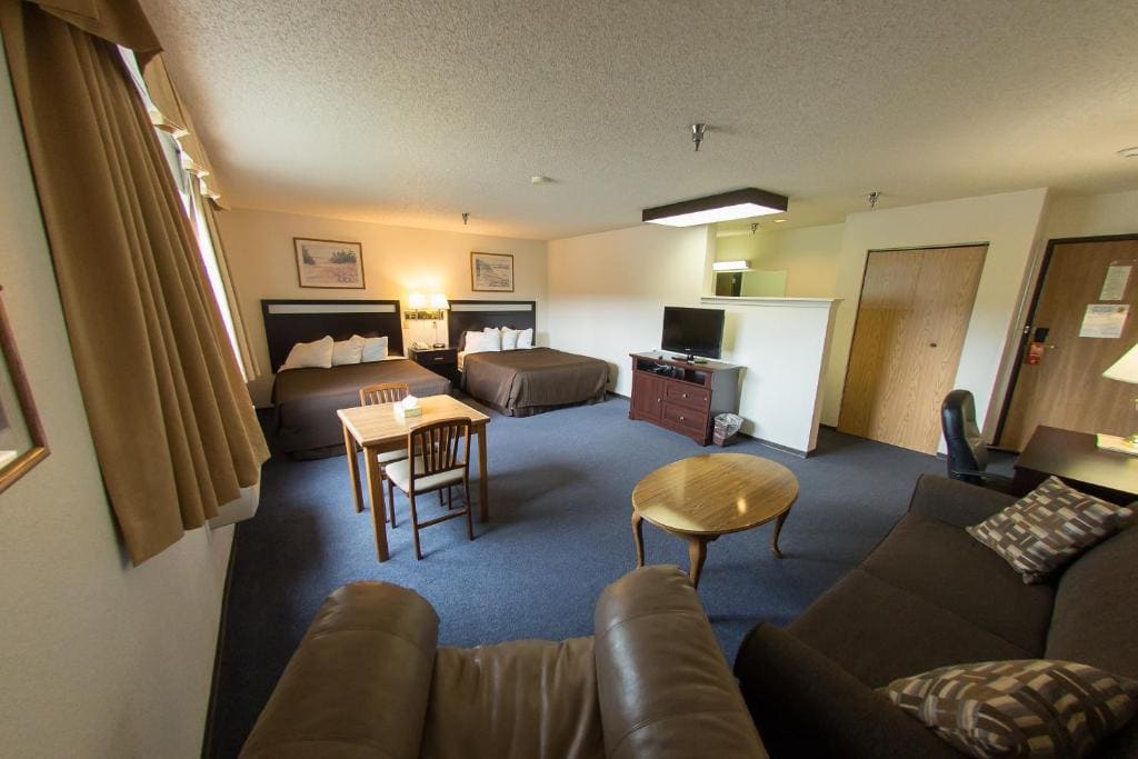Deluxe Queen Suite - Non-Smoking room - Image 3