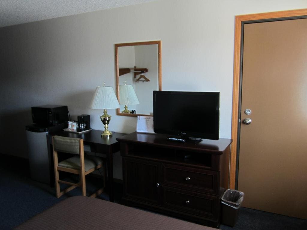 Queen Room - Disability Access/Non-Smoking room - Image 1