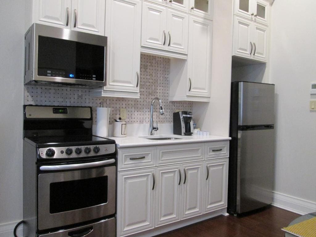 Studio Apartment room - Image 2