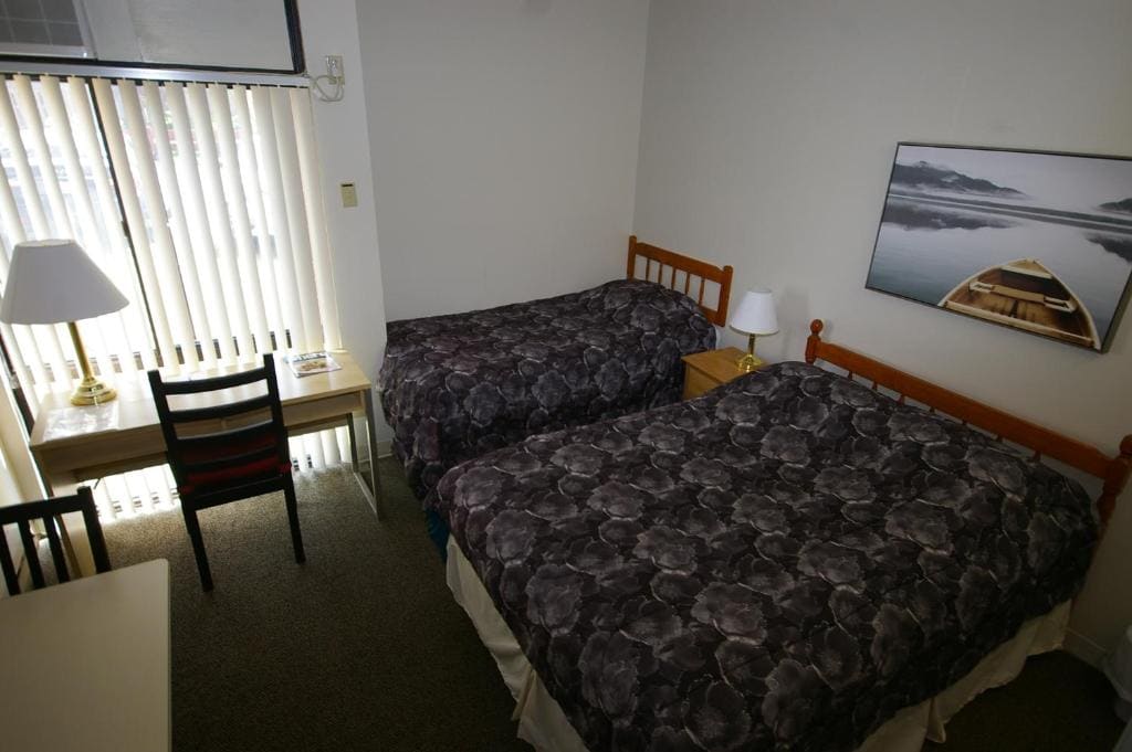 Double and Single Bed Room room - Image 2