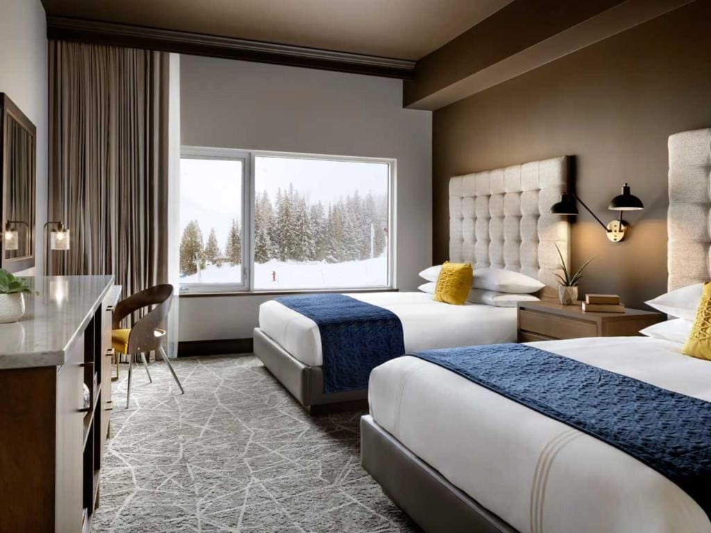 Queen Room with Two Queen Beds and Mountain View room - Image 1
