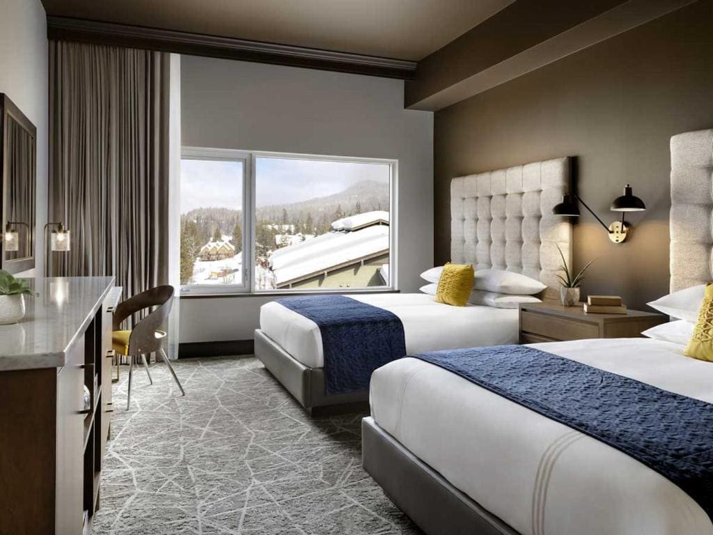 Deluxe Queen Room with Two Queen Beds and Inland View room - Image 2