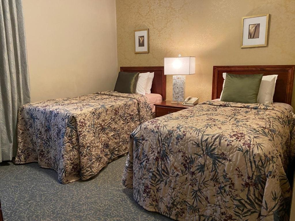 Standard Twin Room room - Image 1