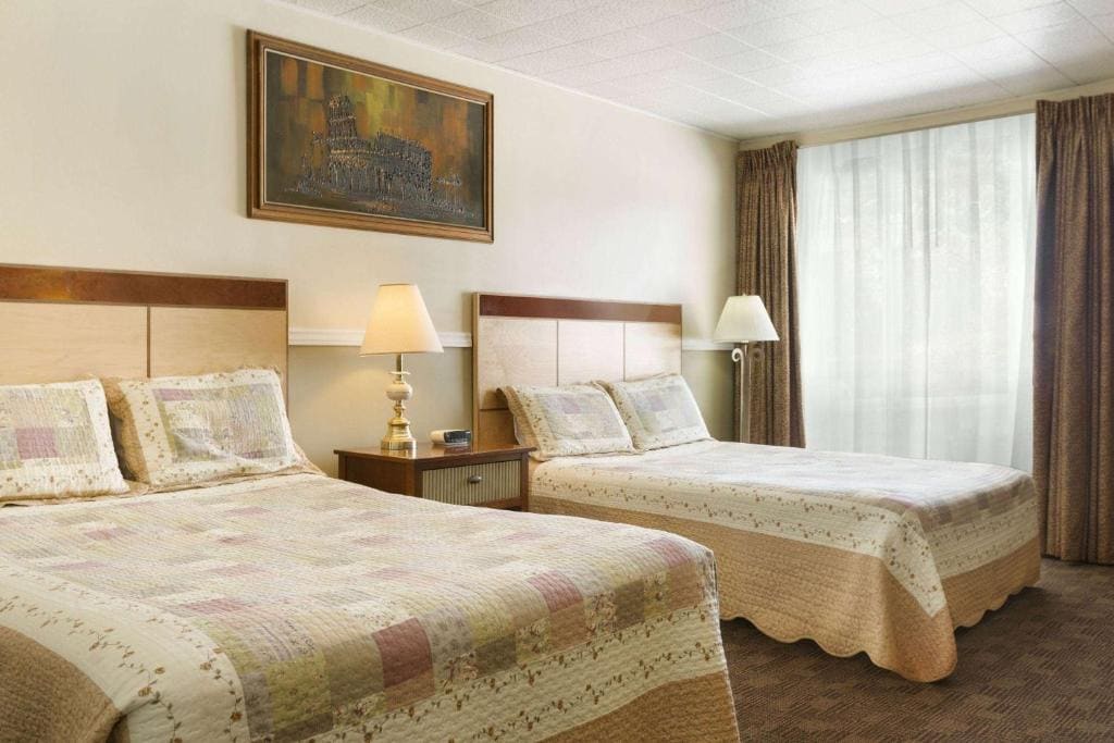 Suite with Two Double Beds - Non-Smoking room - Image 1