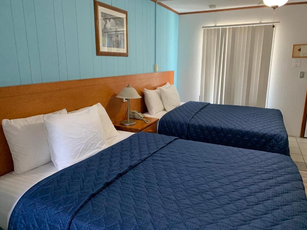 Queen Room with Two Queen Beds room - Image 1