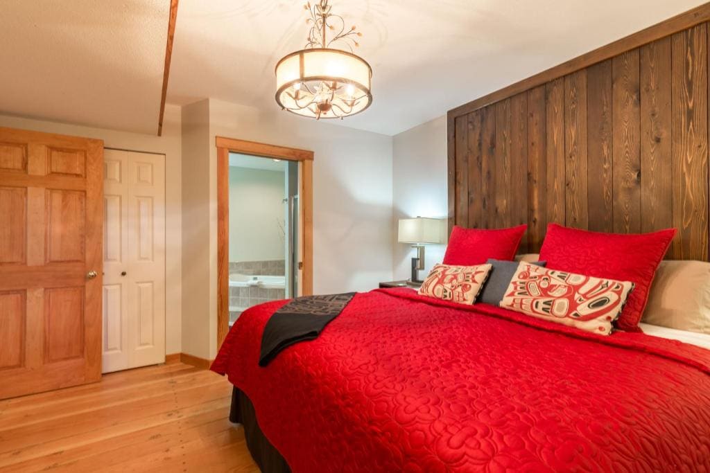 One-Bedroom Suite with Ocean View room - Image 1