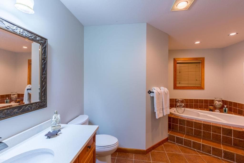One-Bedroom Suite with Ocean View room - Image 2