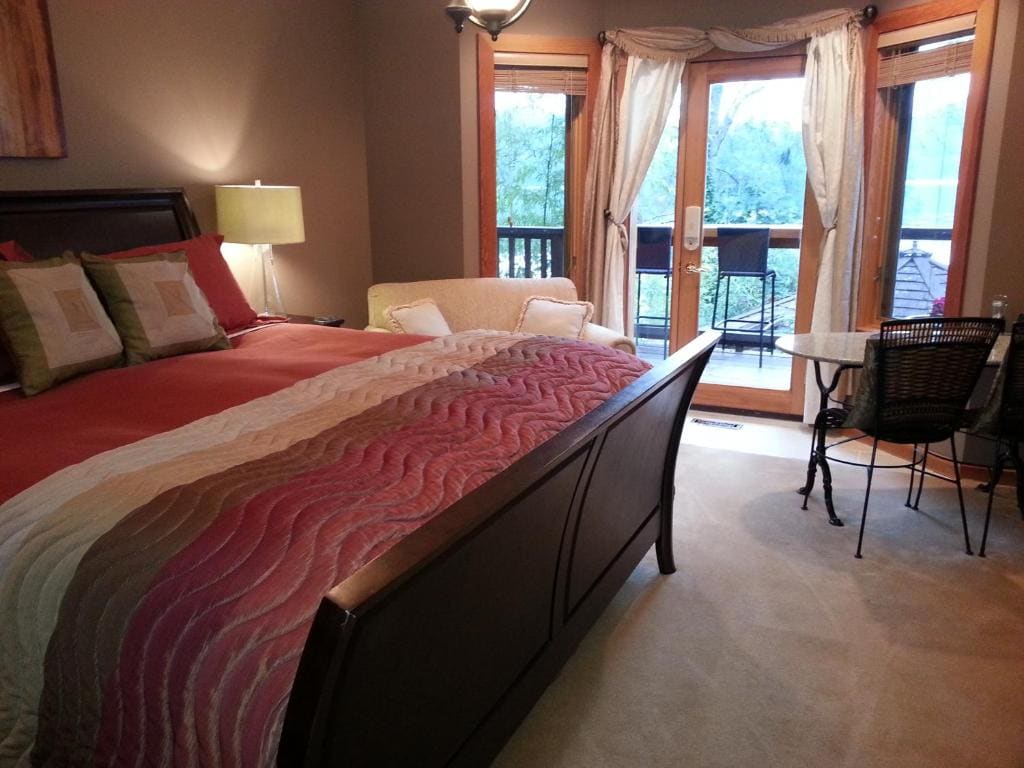 King Suite with Ocean View room - Image 2