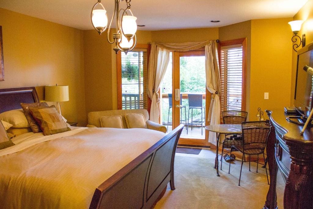 King Suite with Ocean View room - Image 1