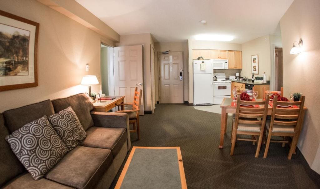 Two-Bedroom Suite room - Image 3