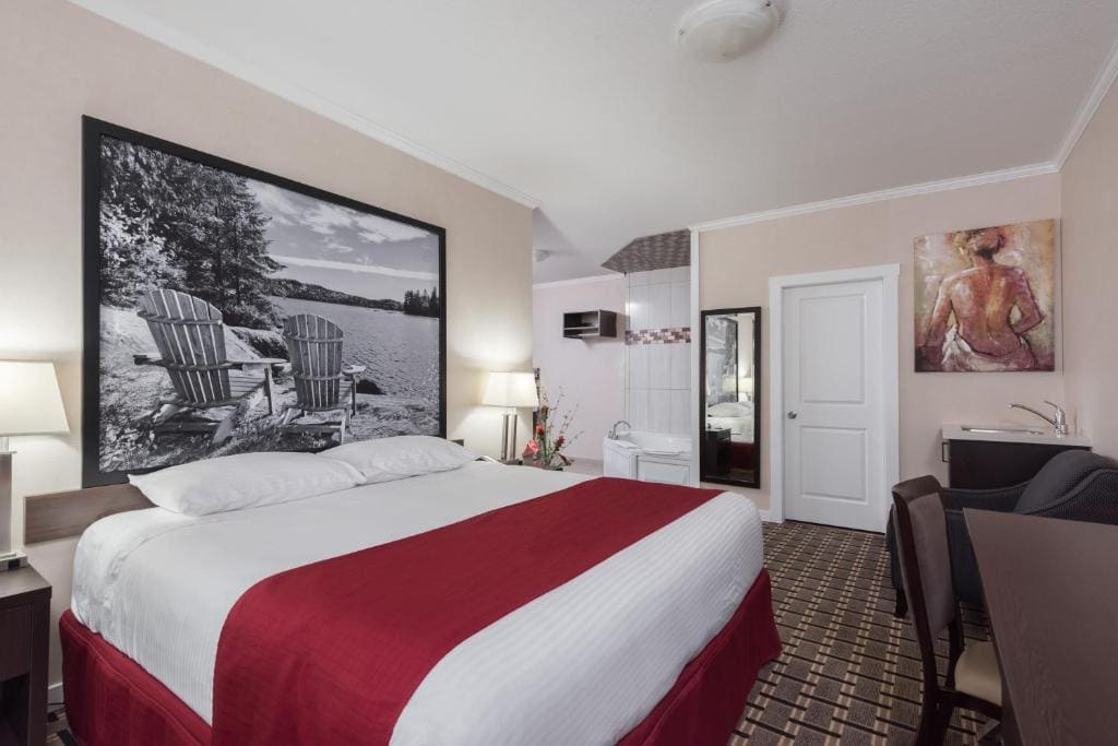 King Suite - Non-Smoking room - Image 3