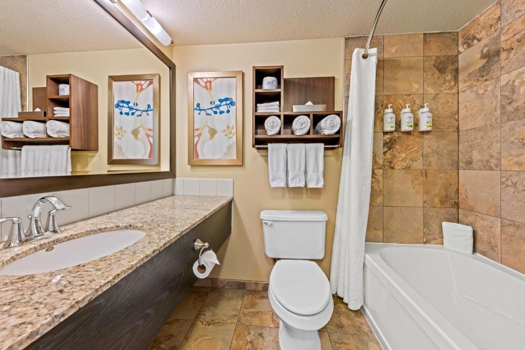 Family Suite, Two Queen Beds, Non Smoking room - Image 2