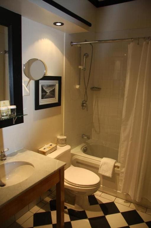 Superior Queen Room with Two Queen Beds room - Image 1