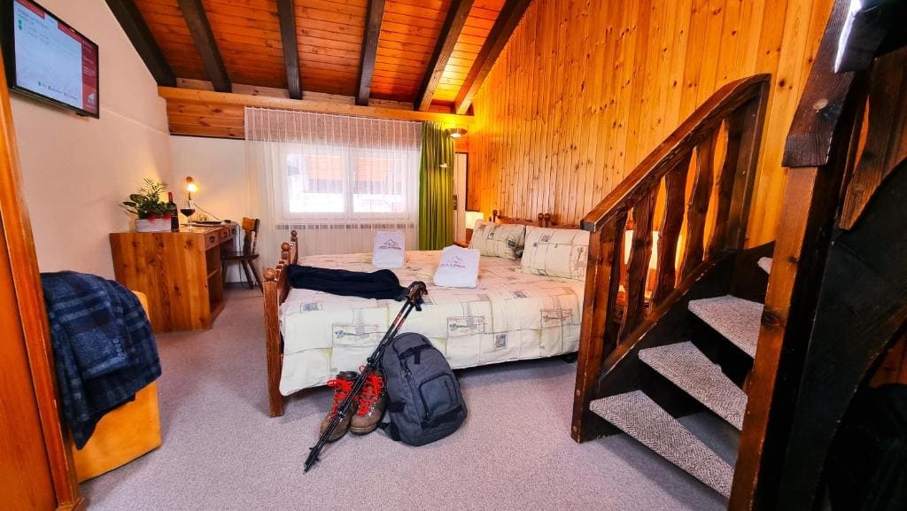 Basic Triple Room, Spa Access and Cable Car Use room - Image 2