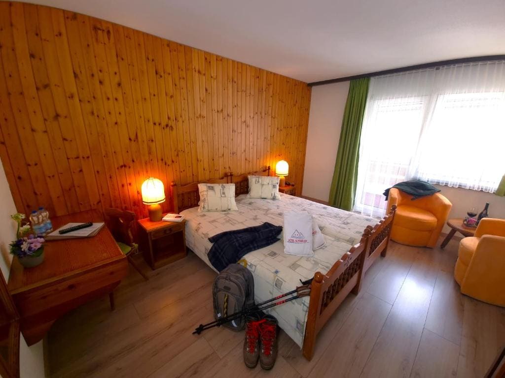 Double Room with Balcony, Spa Access and Cable Car Use room - Image 1