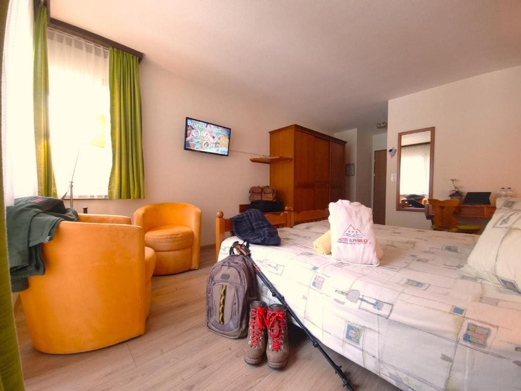 Double Room with Balcony, Spa Access and Cable Car Use room - Image 2