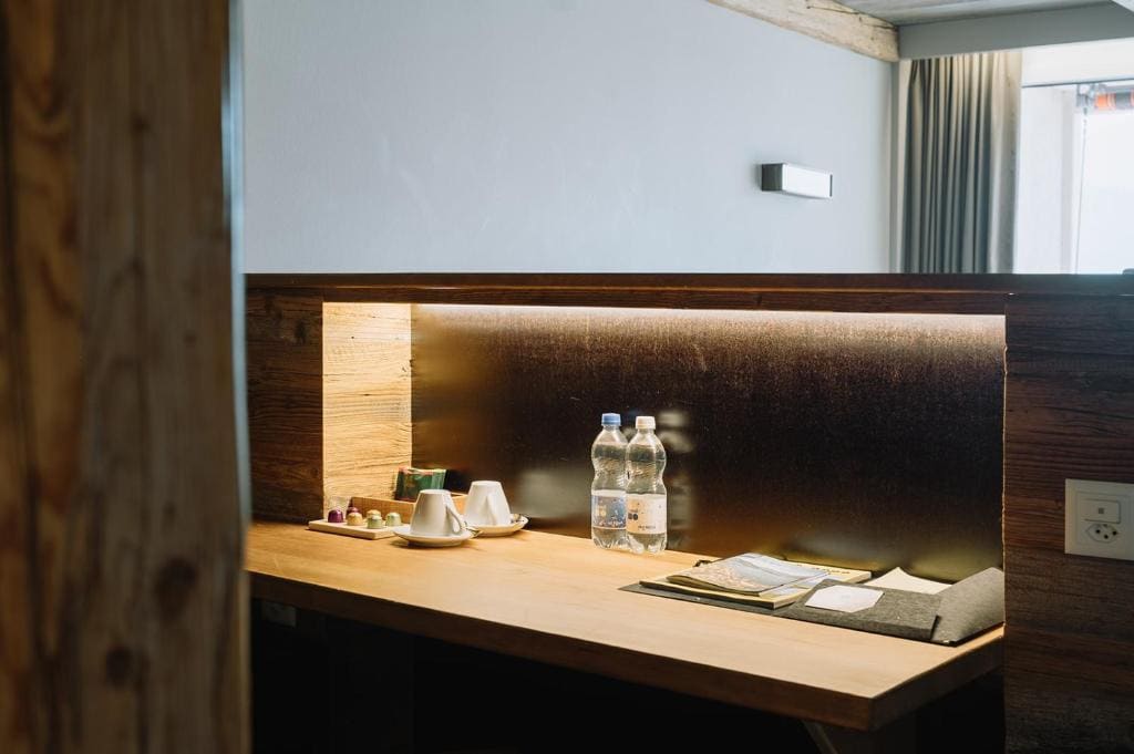 Premium Double Room with Balcony and Lake View room - Image 2
