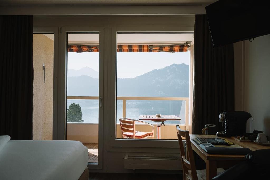 Single Room with Balcony and Lake View room - Image 3