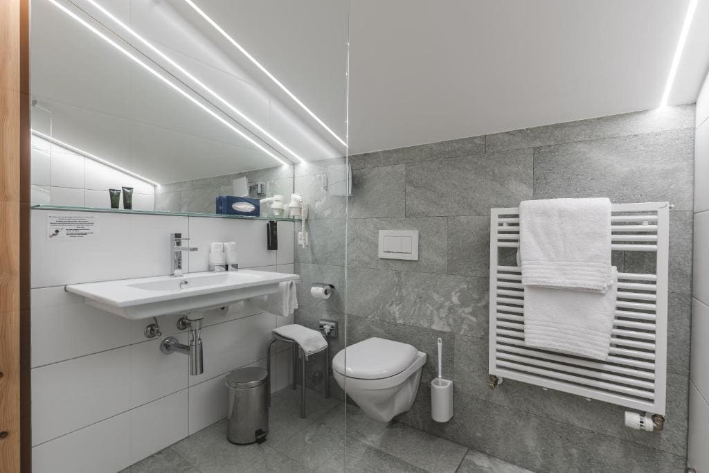 Deluxe Double Room room - Image 2