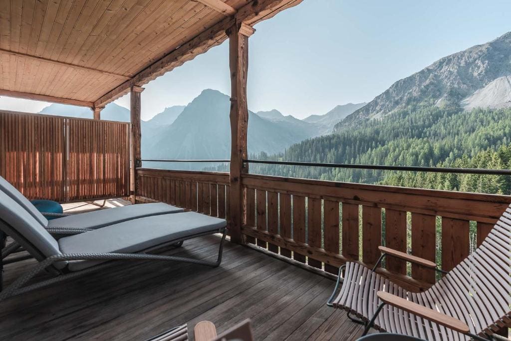 Junior Suite with Balcony and Panorama View room - Image 2