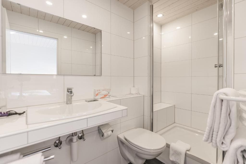 Double Room with Balcony room - Image 1