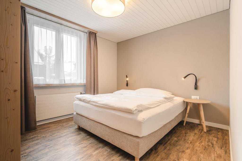 Three-Bedroom Apartment with Balcony room - Image 3