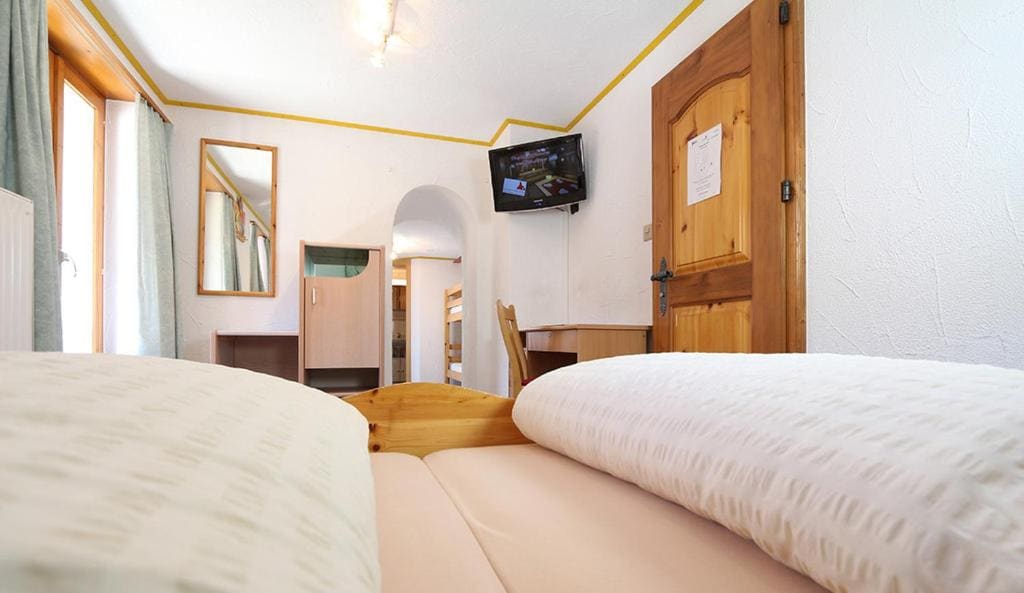 Family Room room - Image 1