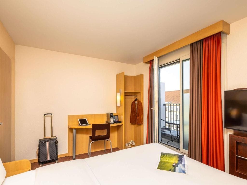 Panorama Double Room with Balcony room - Image 2