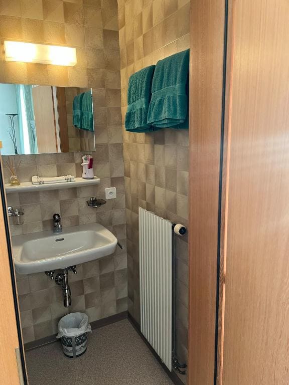 Double Room with Private Bathroom room - Image 2