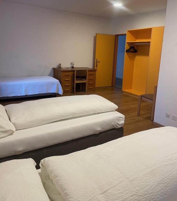 Standard Triple Room room - Image 1