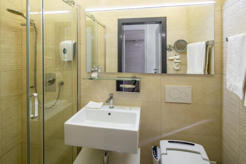 Superior Single Room room - Image 3