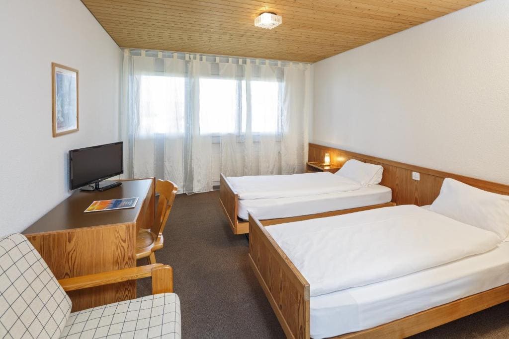 Modern Double Room room - Image 3