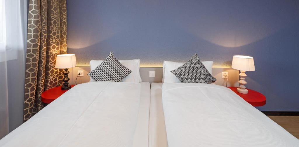 Modern Double Room room - Image 1