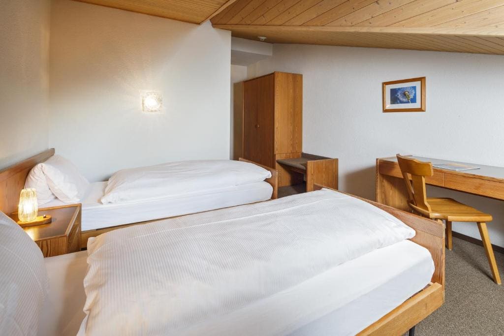 Classic Double Room room - Image 3