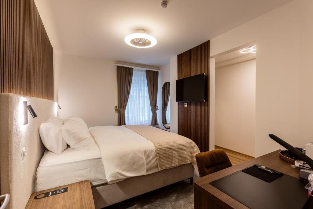 Deluxe Double Room room - Image 3