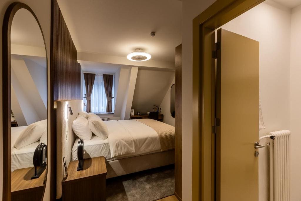 Deluxe Double Room room - Image 2