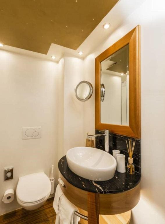 Double Room with River View room - Image 3