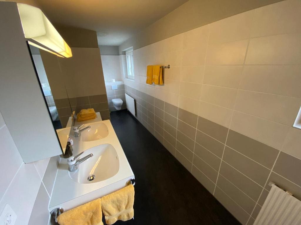 Standard Quadruple Room room - Image 3