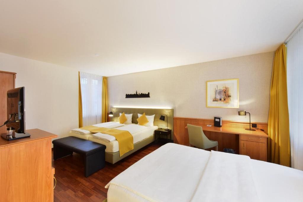Twin Room with Sofa Bed room - Image 1