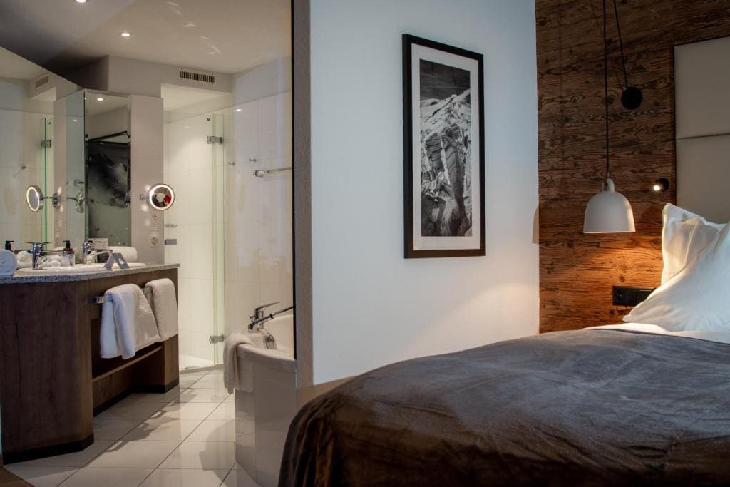 Junior Suite with Mountain View room - Image 1