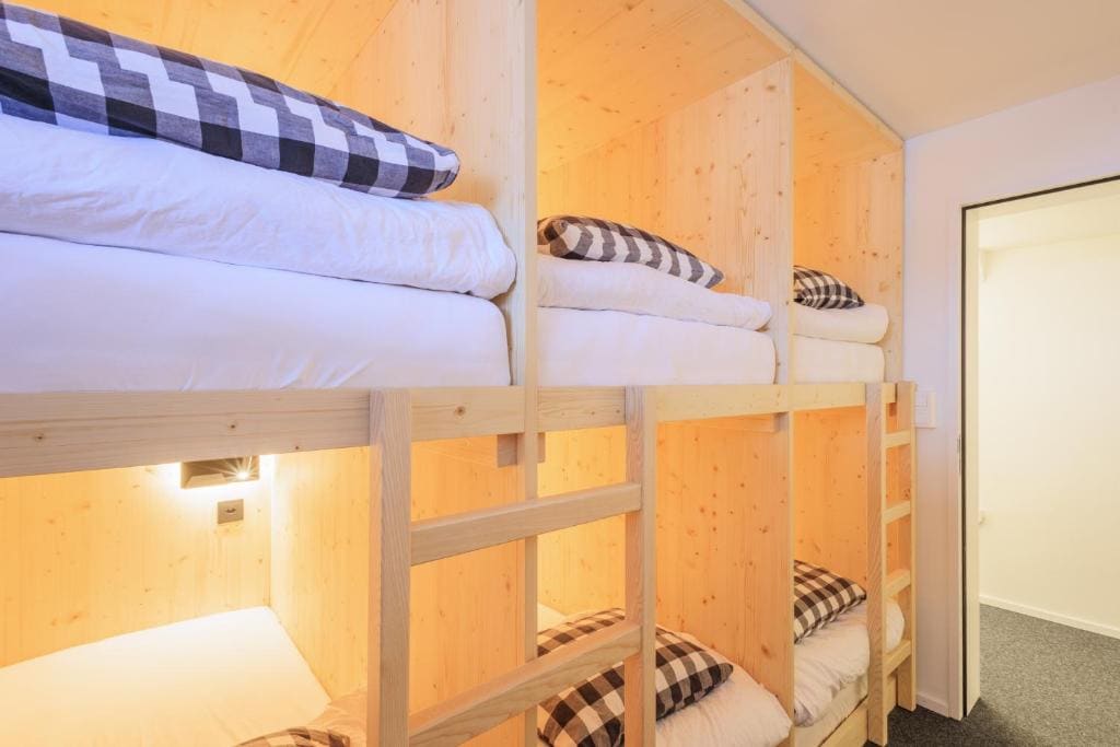 Mixed Dormitory Room room - Image 3