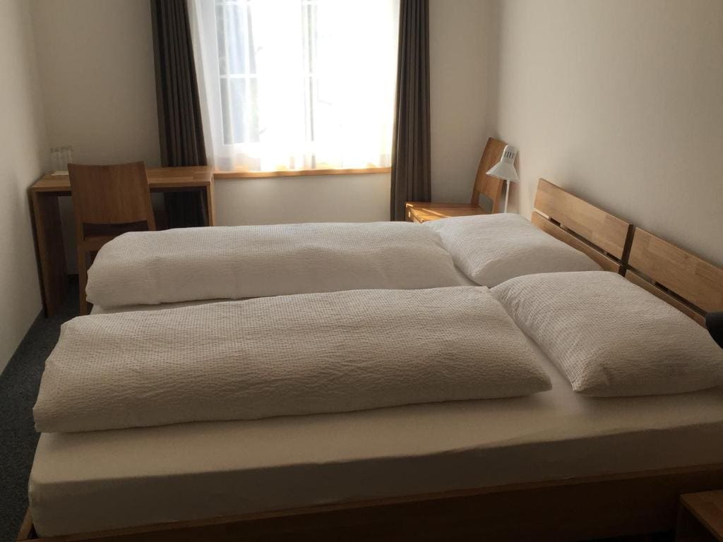 Single Room with Private Bathroom room - Image 3