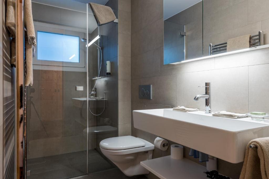 One-Bedroom Suite room - Image 3