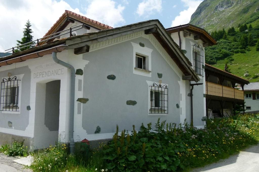 Apartment with Mountain View room - Image 2