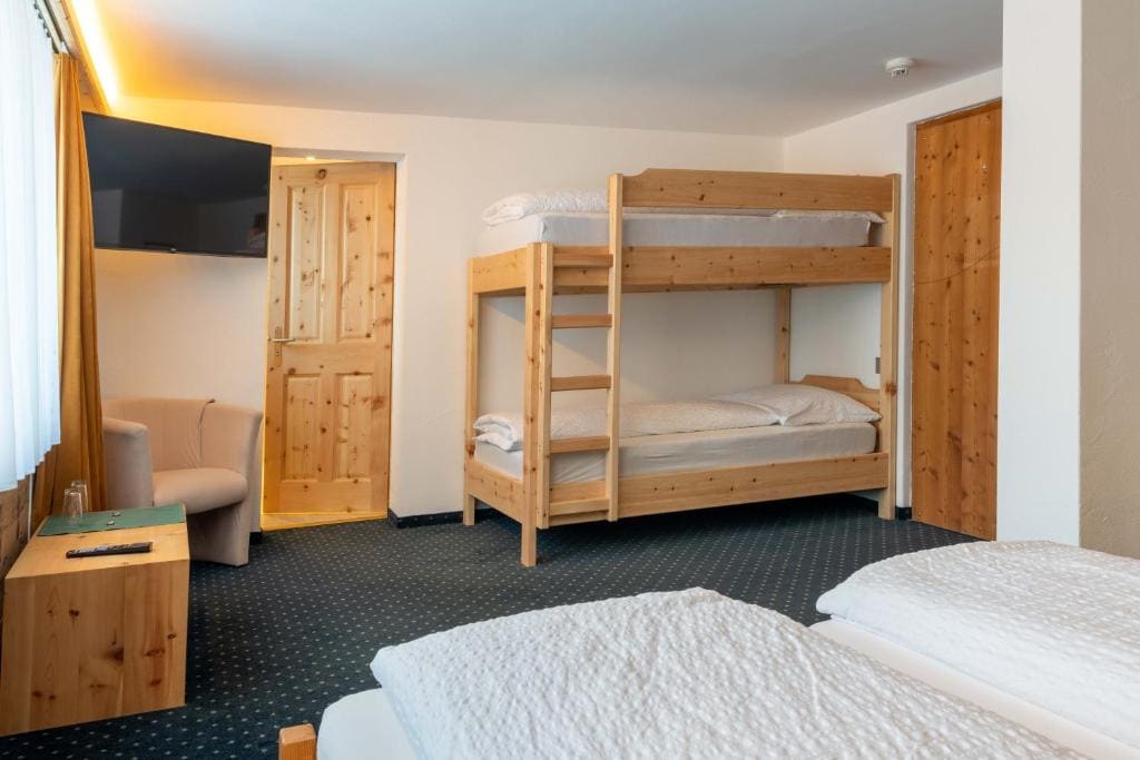 Quadruple Room room - Image 2