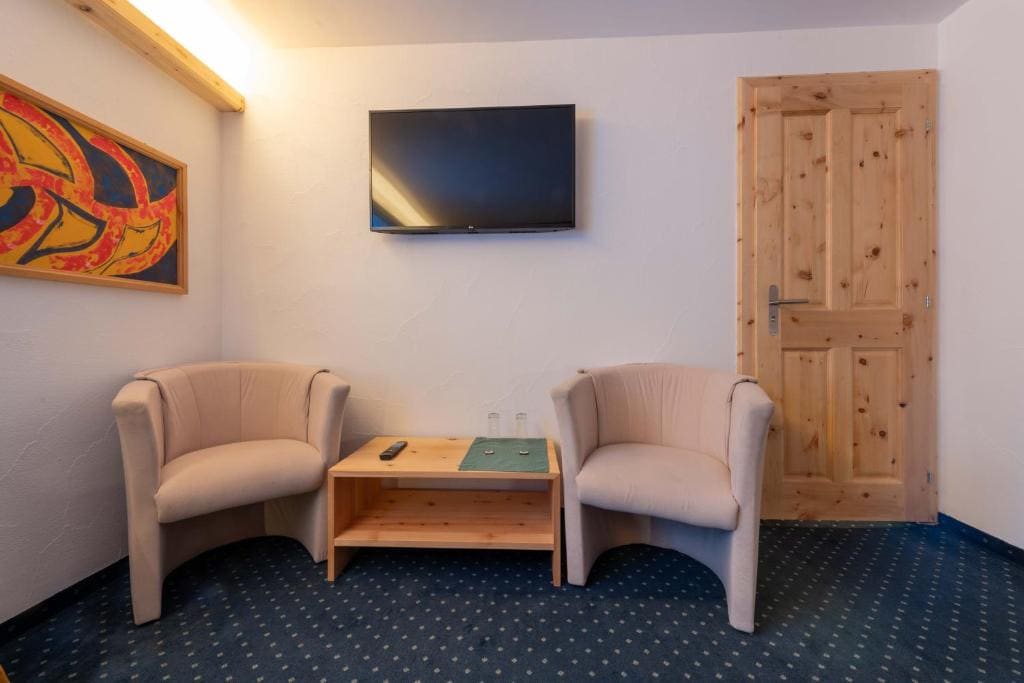 Budget Double Room room - Image 2