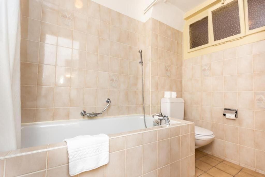 Family Room room - Image 1