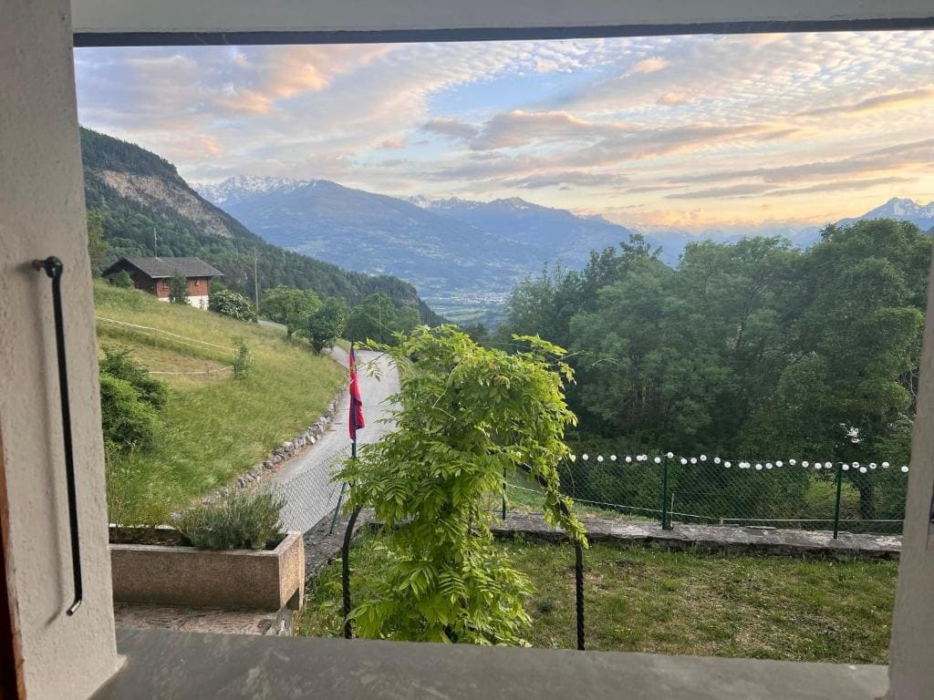 Double Room with Mountain View room - Image 3