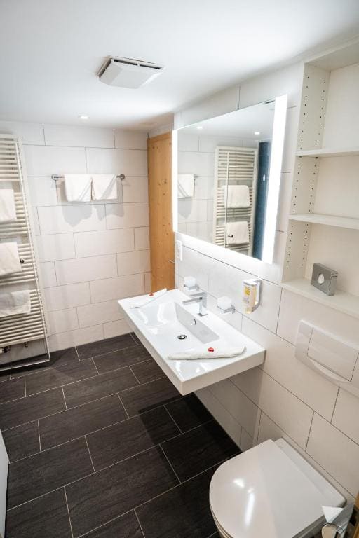 Junior Suite with Balcony room - Image 3